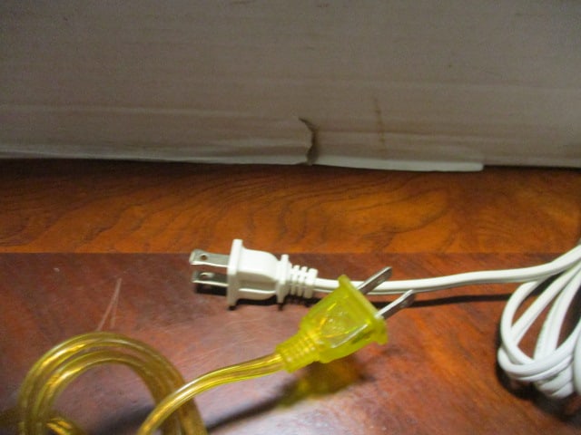 Pair of Sculpted Pineapple Buffet Lamps - 9