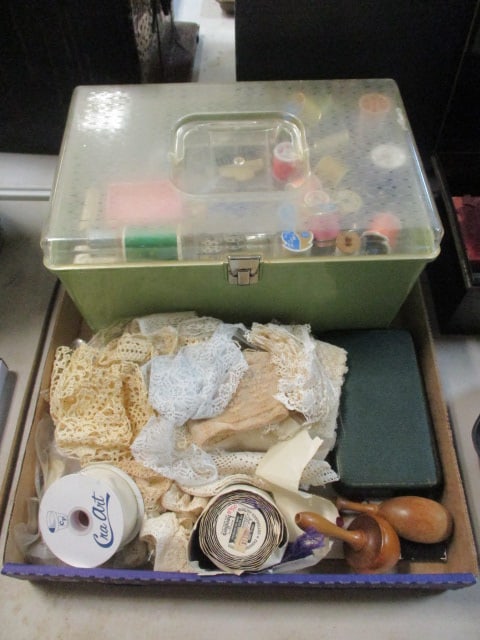 Sewing Box and Vintage Sewing Sundries and Notions: See pictures and preview for selection 