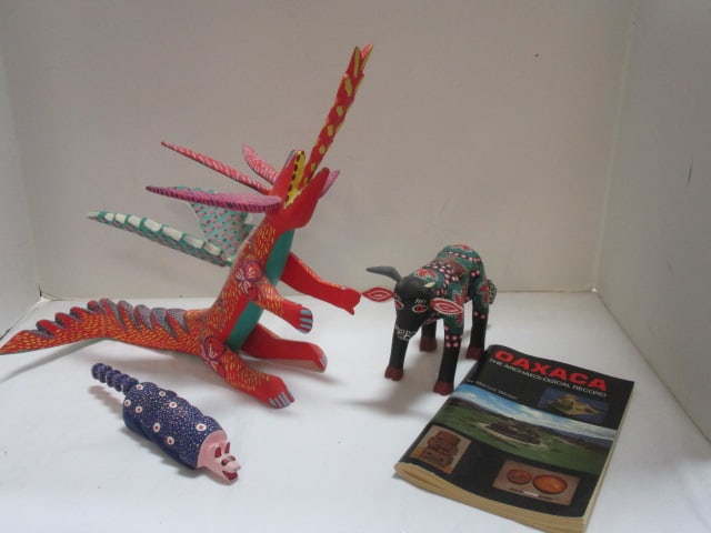 Brightly Colored Costa Rican Carved Wood Folk Art Animals: . 