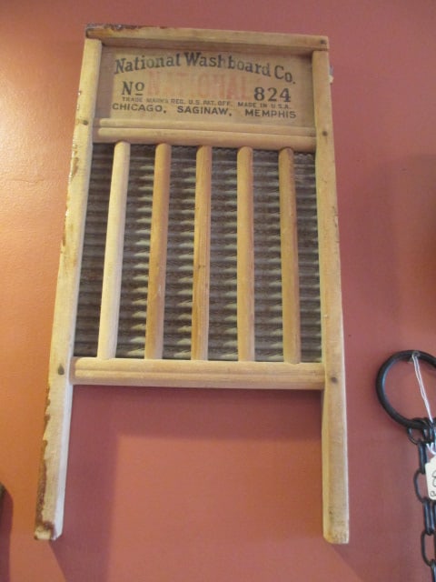 Vintage National Washboard Co. No. 824: 12 1/4" x 24" 