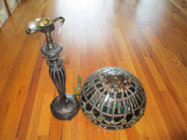 Bronzed Cast Metal Stained Glass Style Table Lamp (1 of 6)