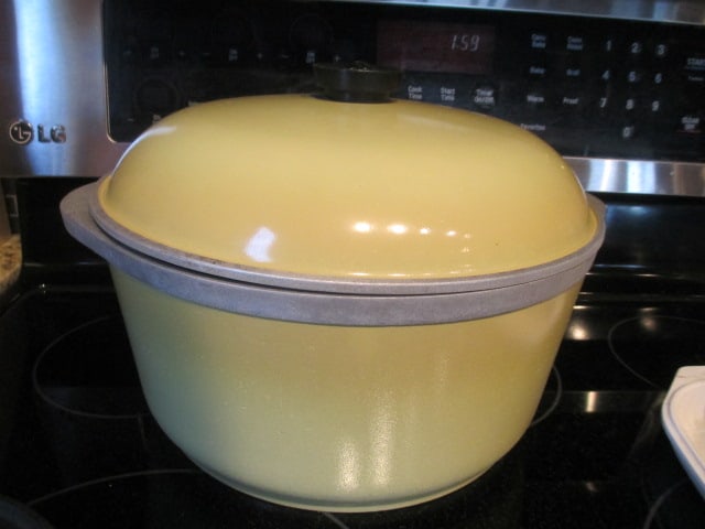 Vintage Yellow Club Aluminum Dutch Oven: 12"dia 