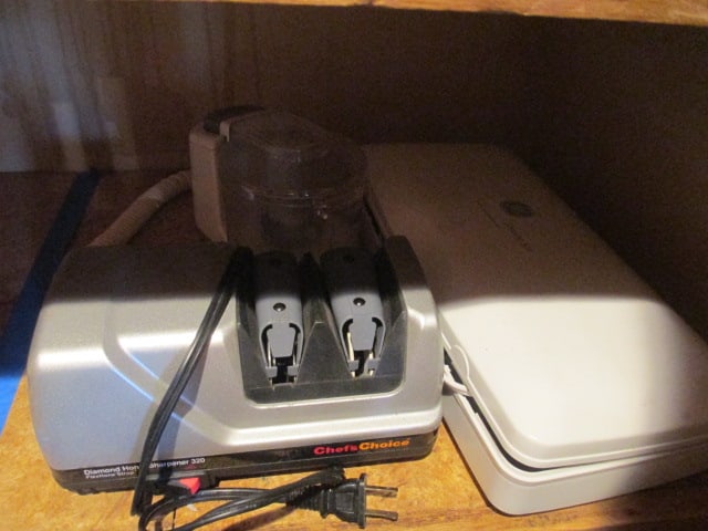Chefs Choice Diamond Hone Sharpener 320, Black & Decker Handy Chopper Plus and (1 of 5)