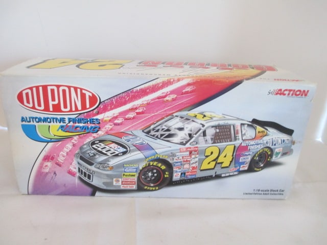 2000 Action Racing Collectible #24 Jeff Gordon Dupont 1:18 Scale Diecast: in Original Box 