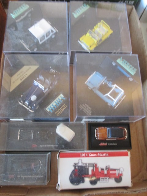 1:87 and 1:64 Scale Diecasts in Display Cases (1 of 6)