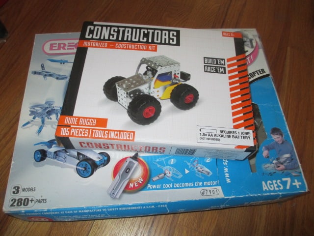 Constructors Motorized Construction Kit and Erector #7901 3 Motorized Model (1 of 4)