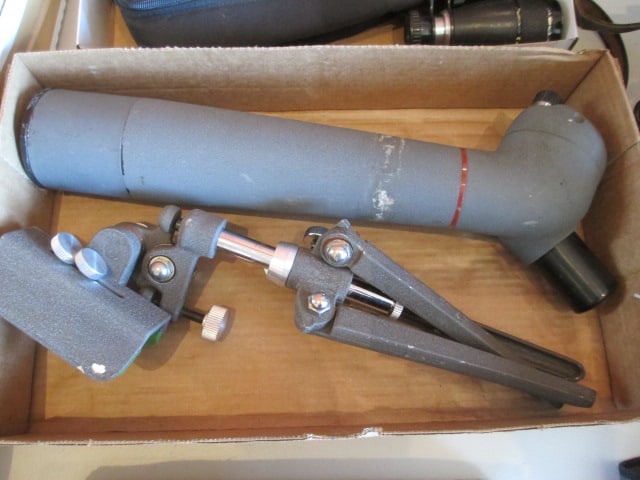 Bushnell 60mm 20x Spotting Scope with Tri-Pod: . 