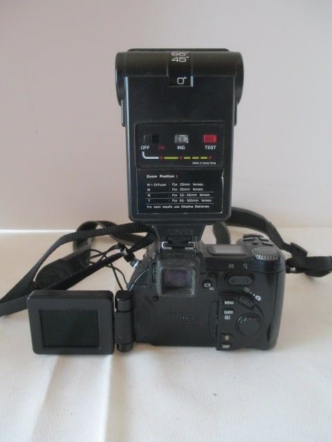 Nikon Cool Pix 8700 8x Zoom ED Digital Camera with Flash - 9