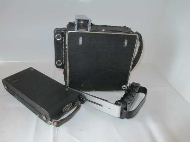 Two Vintage Land Cameras (1 of 8)