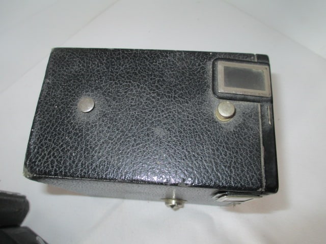 Three Vintage Cameras - 4