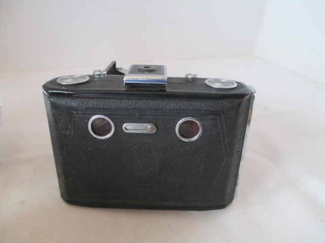 Three Vintage Cameras - 7