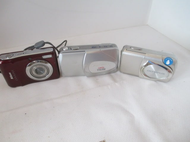 Grouping of Digital Cameras and Hand Held Camcorders - 10