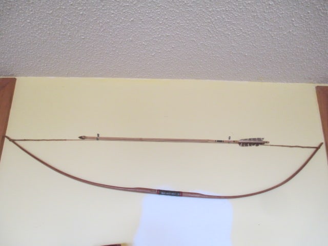 Vintage Wooden Long Bow and Arrow with Feather Fletching's and Carved Resin (1 of 6)