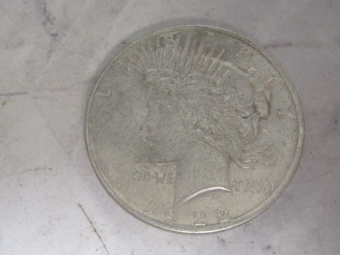 1922-D Peace Silver Dollar: . 