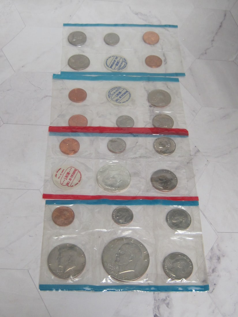 Lot of 4 US Mint Sets (1 of 5)