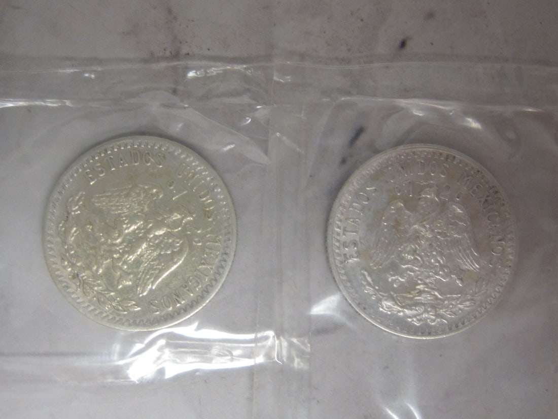 Lot of 2 Mexico 20 Centavos Coins: Weigh 3.3 grams each, 72% silver. 1937 & 1939 