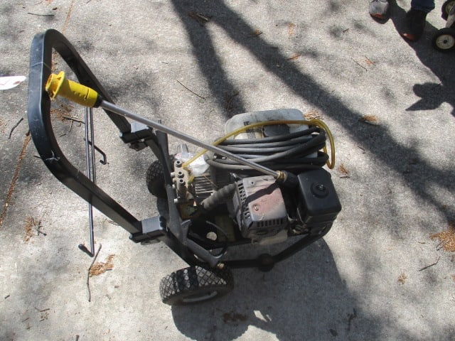 Honda 5.5 GX160 Pressure Washer: Has compressor 