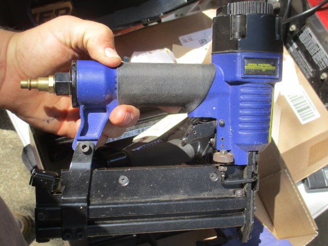 CH Brad Nailer 1 1/4" - 2