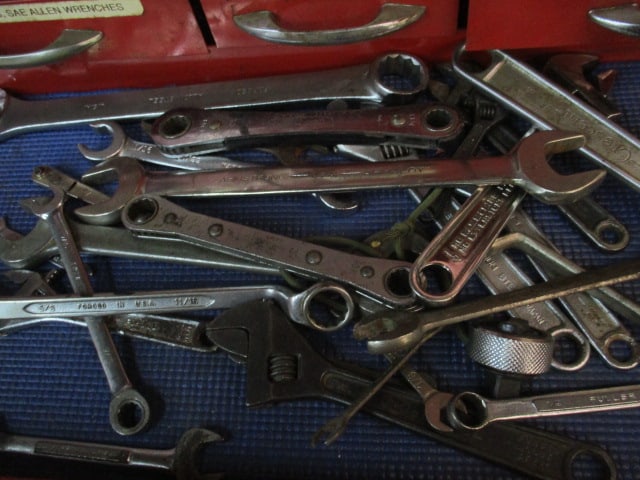 Daytona Rolling 4 Drawer Tool Base with Craftsman Topper Tool Box - 6