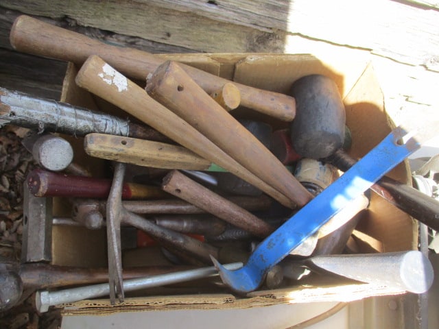 Air Jig Saw, Air Palm Sander, Air Vac: . 