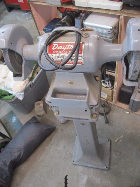 Dayton 1/3 HP Grinder 6" on Metal Stand: . 