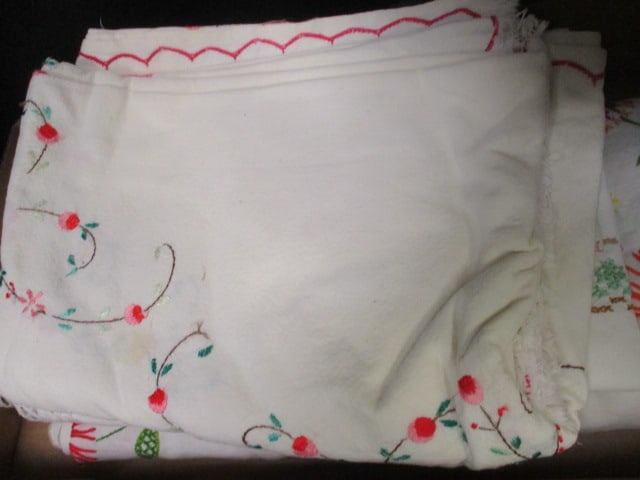 5 Embroidered Tablecloths, Deluxe Vinyl Table Pad (70" Round) & - 6