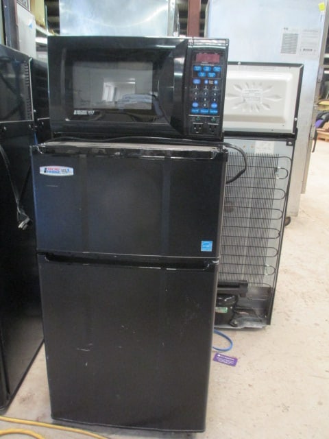 MicroFridge Safe Plug Microwave Refrigerator Combination (1 of 15)