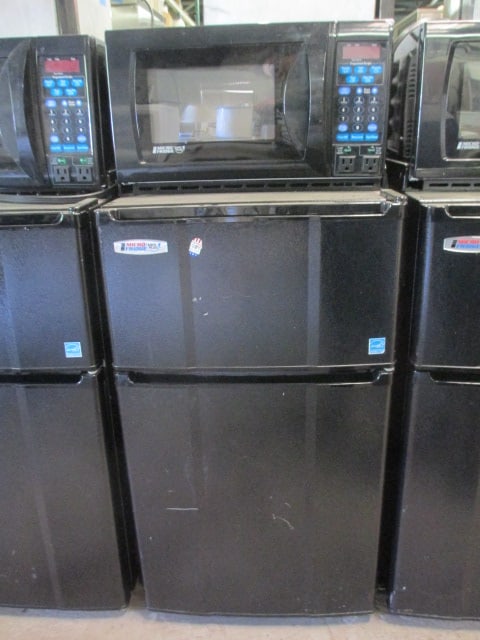 MicroFridge Safe Plug Microwave Refrigerator Combination: Model 2.9MF-7TPX, powers and works, Local Pickup Only