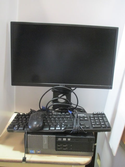 Dell Optiplex 7020 CPU, 21" Monitor, Keyboard and Mouse: Per IT Dept. Does not have hard drive, CPU and Monitor power on, Local Pickup 