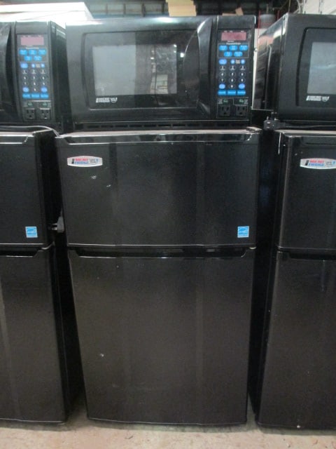 MicroK137UA1Fridge Safe Plug Microwave Refrigerator Combination (1 of 13)