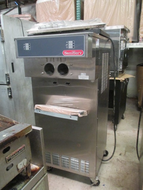 2019 SaniServ 2 Hopper Soft Serve Ice Cream Machine for Parts (1 of 9)