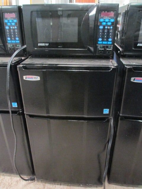 MicroFridge Safe Plug Microwave Refrigerator Combination: Model 2.9MF-7TPX, powers and works, Local Pickup Only