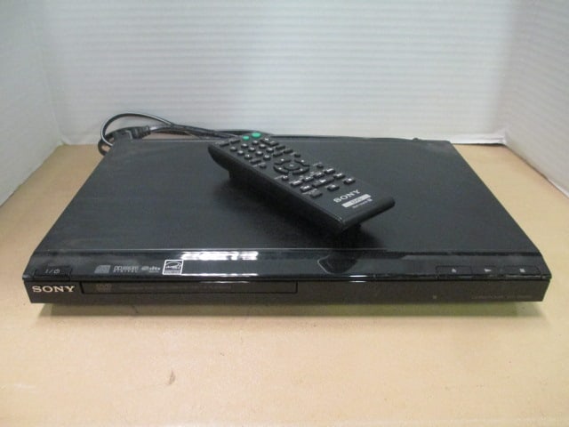 Sony DVP-SR200P CD/DVD Player with Remote: powers on 