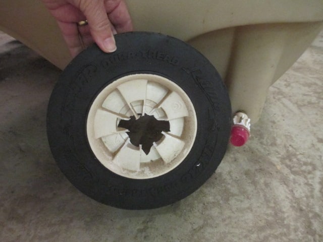 Heavy Duty Plastic Radio Flyer Wagon - 7