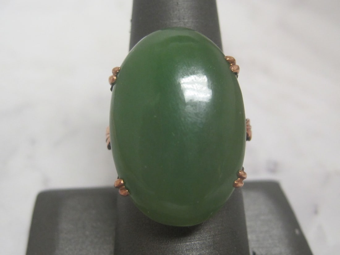 10k Gold Jade Ring: Weighs 9.3 grams, Size 9