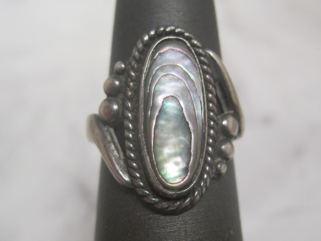 Bell Sterling Silver Navajo Abalone Ring: Weighs 4 grams, Size 5 1/2