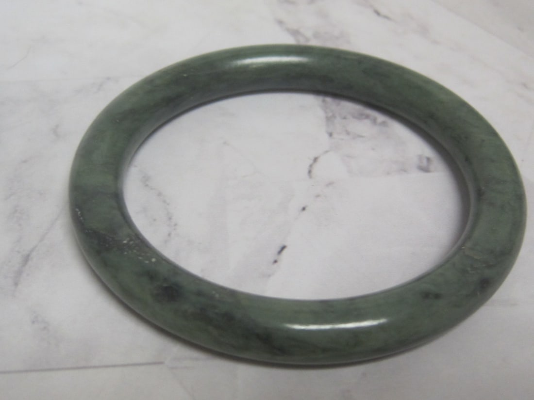 Jade Bangle Bracelet: .