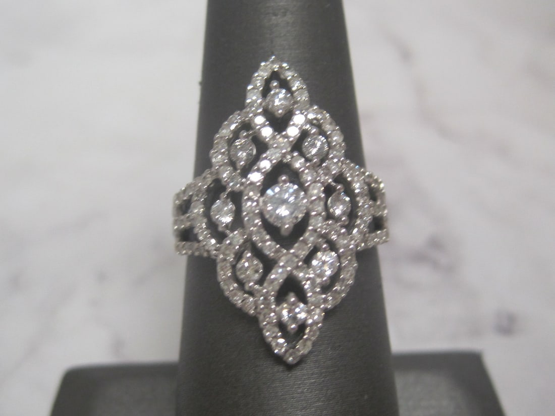 14k White Gold Diamond Ring: Weighs 5.5 grams, Size 7