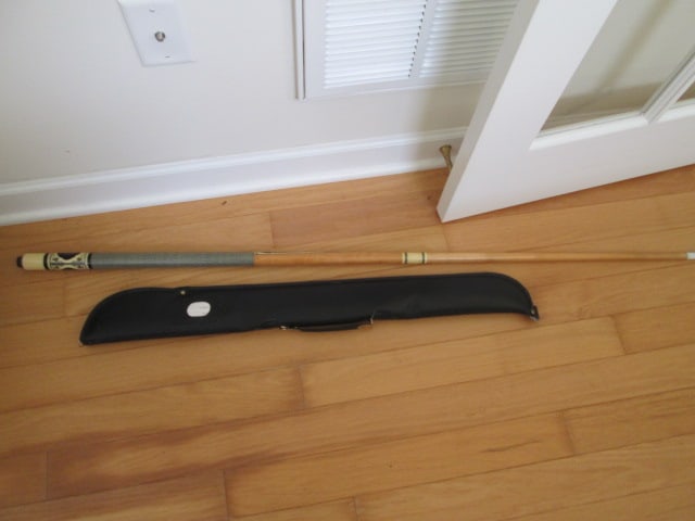 "9 Ball" Break-Down Pool Cue in Zipper Travel Case: 51 1/2" long