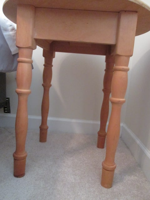 Maple Turned Leg Round Side Table - 4
