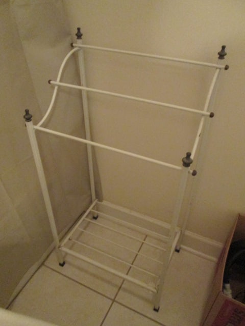 White Metal Free Standing Towel Rack and Metal Wire Hamper with Fabric Liner - 4