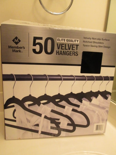 45 +/- Member's Mark Elite Quality Black Velvet Non-Slip Hangers in Original Box: .