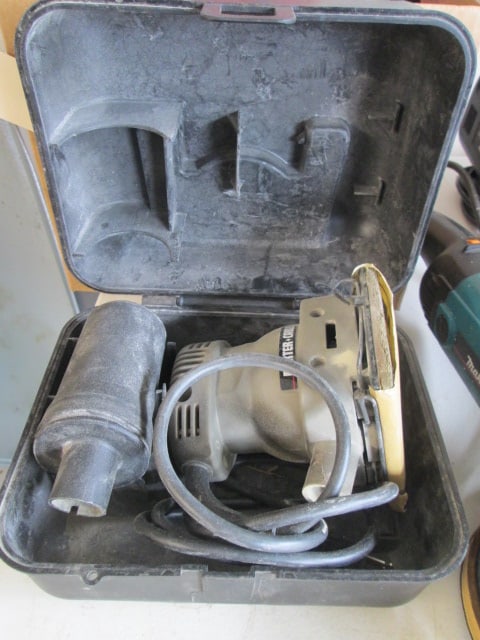 Porter Cable Electric Model 340 1/4 Sheet Sander in Hard Plastic Storage Case: powers on
