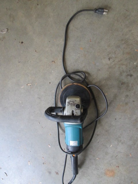 Makita Model 9227C Electric 7" dia Sander: powers on