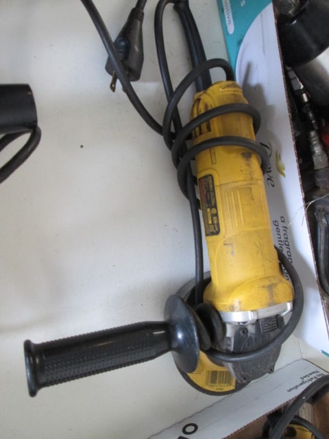 DeWalt Electric Model DWE4011 4 1/2" Angle Grinder: powers on