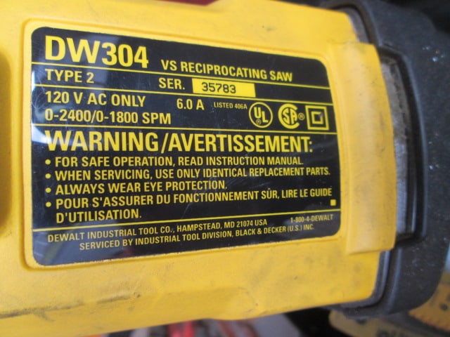 DeWalt Electric DW304 VS Reciprocating Saw and New Blades in Metal Carry Case - 3