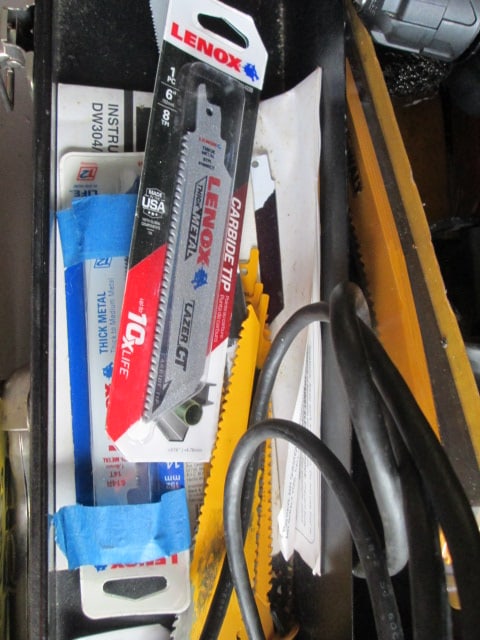 DeWalt Electric DW304 VS Reciprocating Saw and New Blades in Metal Carry Case - 8