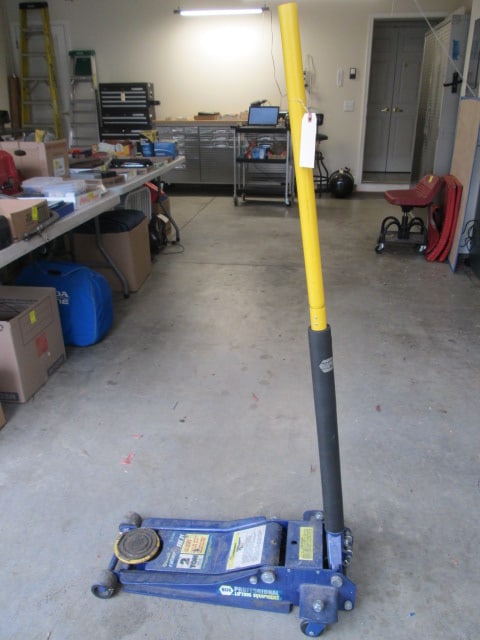 NAPA Professional 2 Ton Floor Jack: Model 791-6402, Local Pickup Only