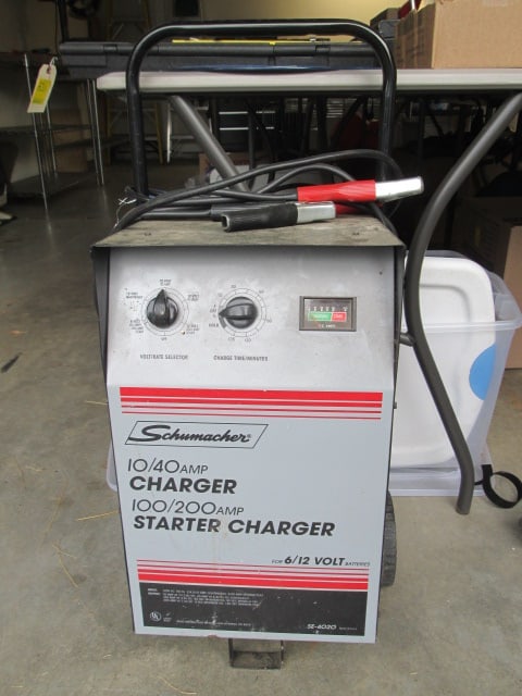 Schumacher 10/40 Amp Charger 100/200 Amp Starter Charger for 6/12 Volt Batteries (1 of 5)