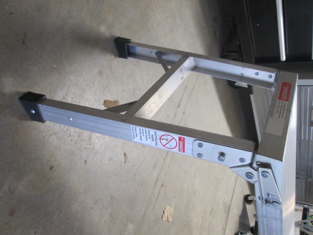 Franklin 40" Working Platform Step Stool - 3